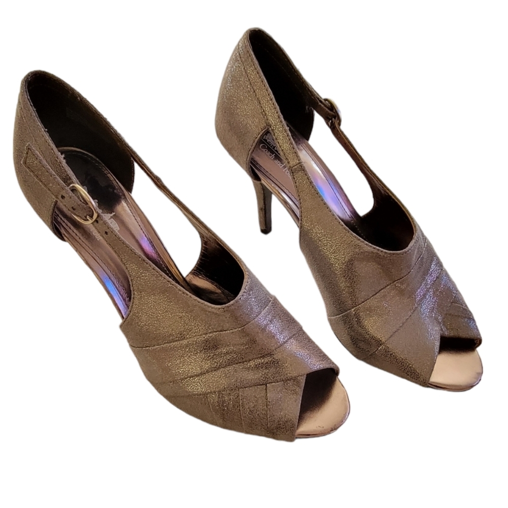 COACH AND FOUR 2 in h heel